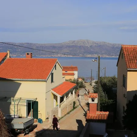 Apartment By The Sea Slatine, Ciovo - 16341 *