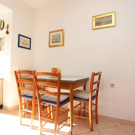 Apartment By The Sea Slatine, Ciovo - 16341